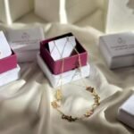 تعليقة اسماء متعددة